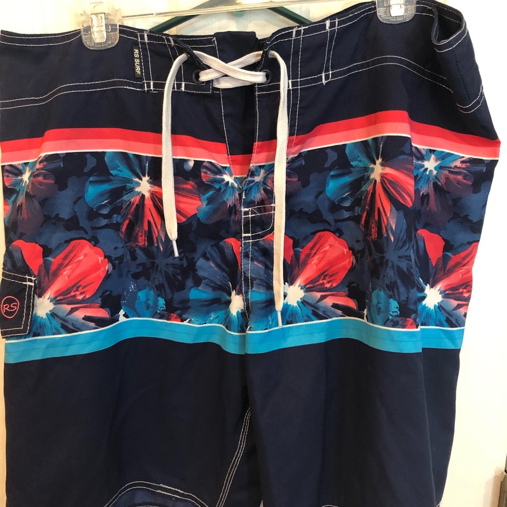 RS Surf Men’s Board Shorts - size 36
